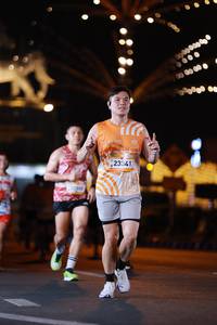 BIB: 2200, 23341
                            <button type="button" onclick="openModal(23137932)" class="btn btn-primary btn-sm float-right btn-popup" data-toggle="modal" data-target=".modal-high-quality">
                        <i class="fas fa-shopping-cart"></i> Add to Cart
                    </button>
                                            <button type="button" onclick="isThisMe(23137932, true)" class="btn btn-success btn-sm float-right btn-popup btn-isme hidden" data-toggle="tooltip" data-placement="bottom" title="นี่คือรูปของคุณใช่ไหม คลิกที่นี่เพื่อเอาเข้าอัลบั้ม">
                        <i class="fas fa-plus"></i> Add to album
                    </button>
                    <button type="button" onclick="isThisMe(23137932, false)" class="btn btn-warning btn-sm float-right btn-popup btn-isnotme hidden">
                        <i class="fas fa-ban"></i> Remove from album
                    </button>